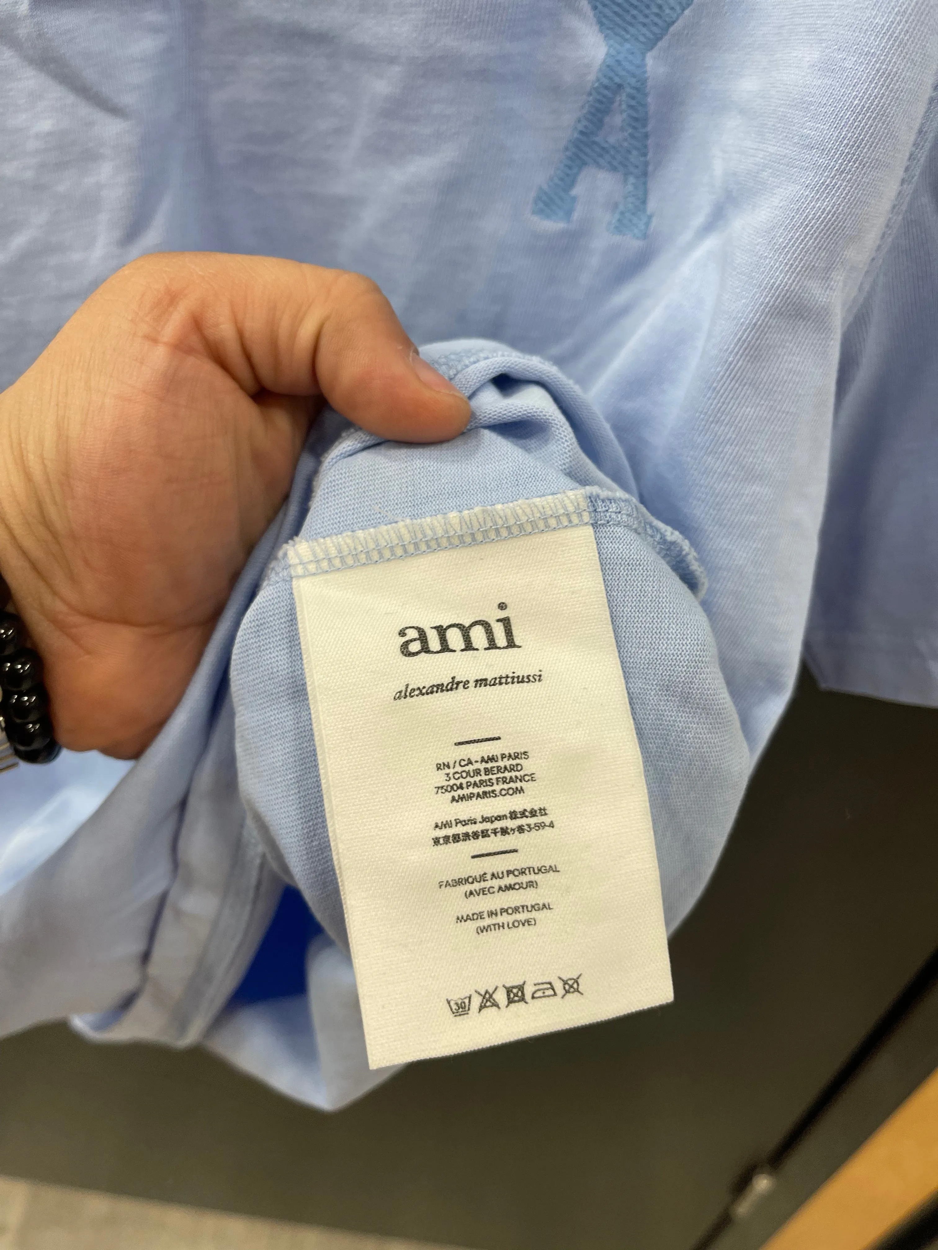 AMI TEE Size Small2803