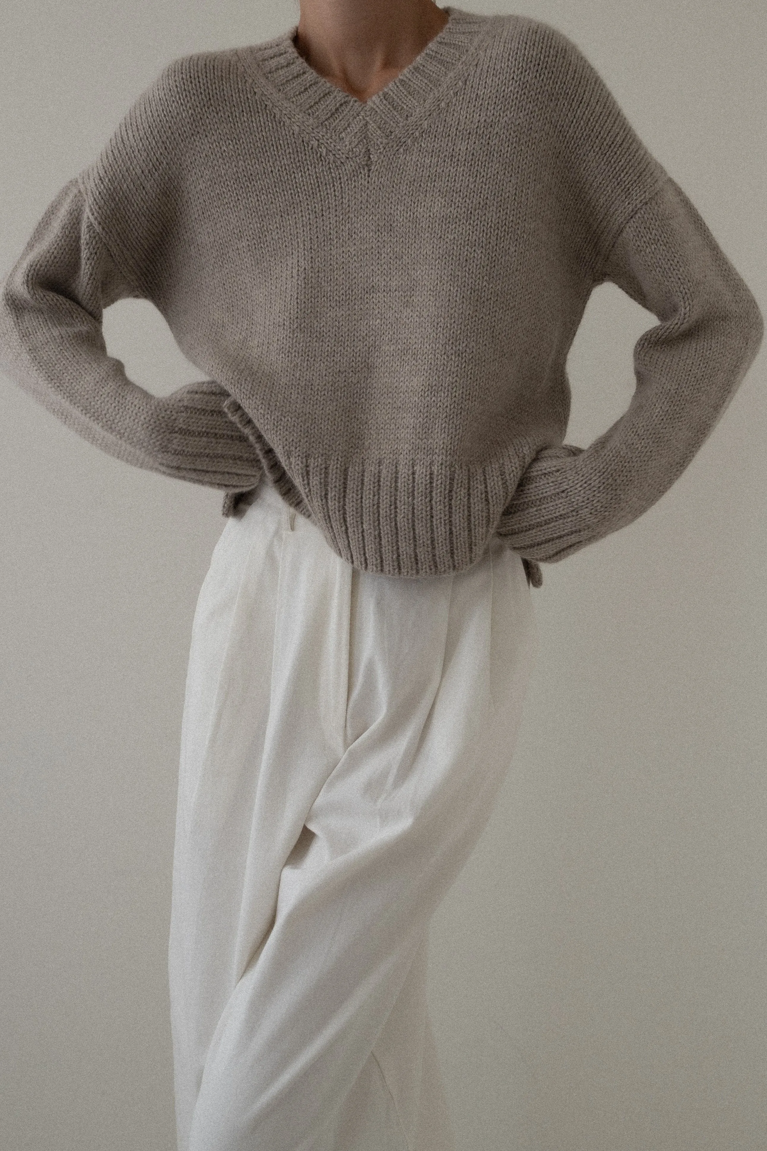 Billy V-Neck Sweater - Oat